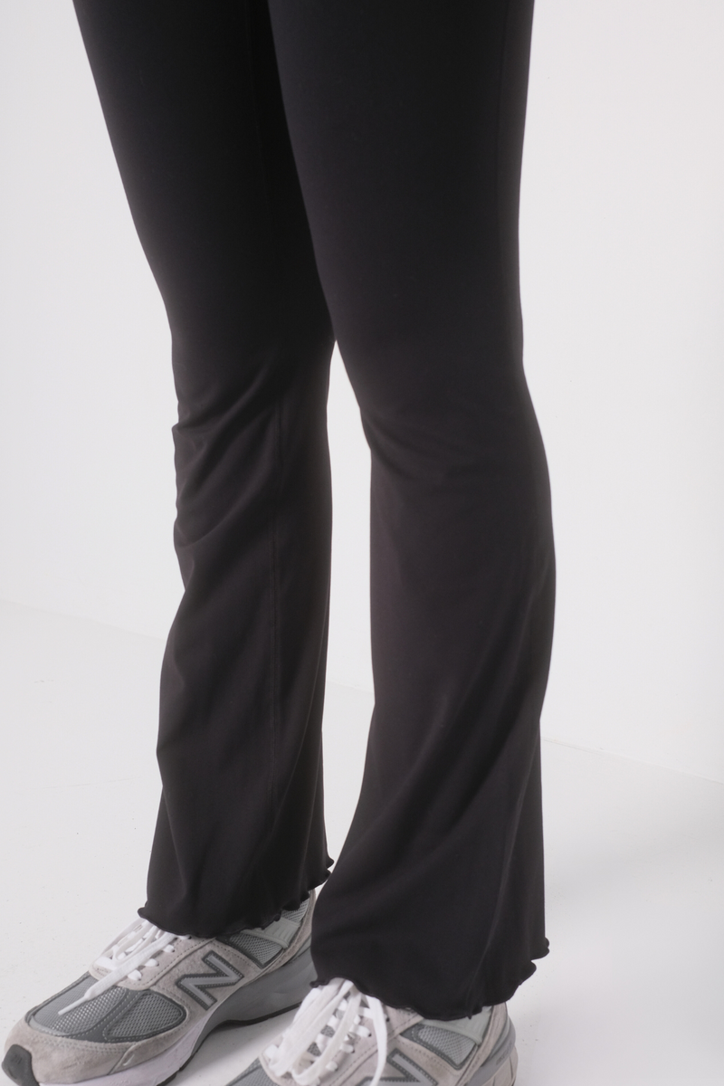 Frill Flare Pocket Leggings - Black
